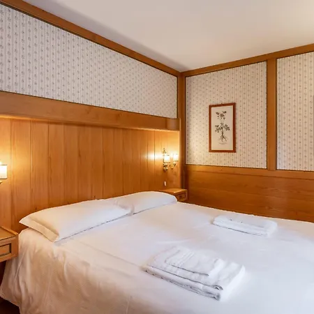 Cozy 3 Bedroom With Access To Garden דירה