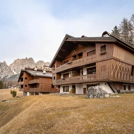 Apartment Cozy 3 Bedroom With Access To Garden