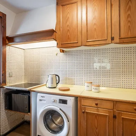 Cozy 3 Bedroom With Access To Garden *