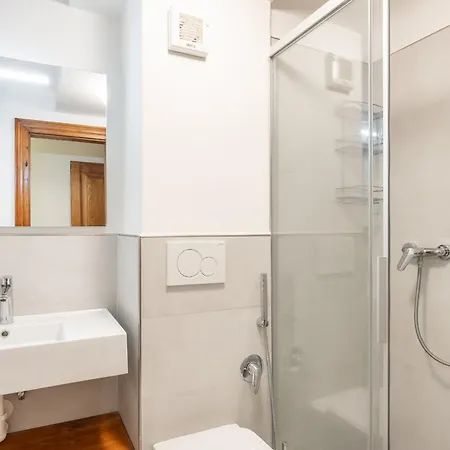 Lägenhet Cozy 3 Bedroom With Access To Garden